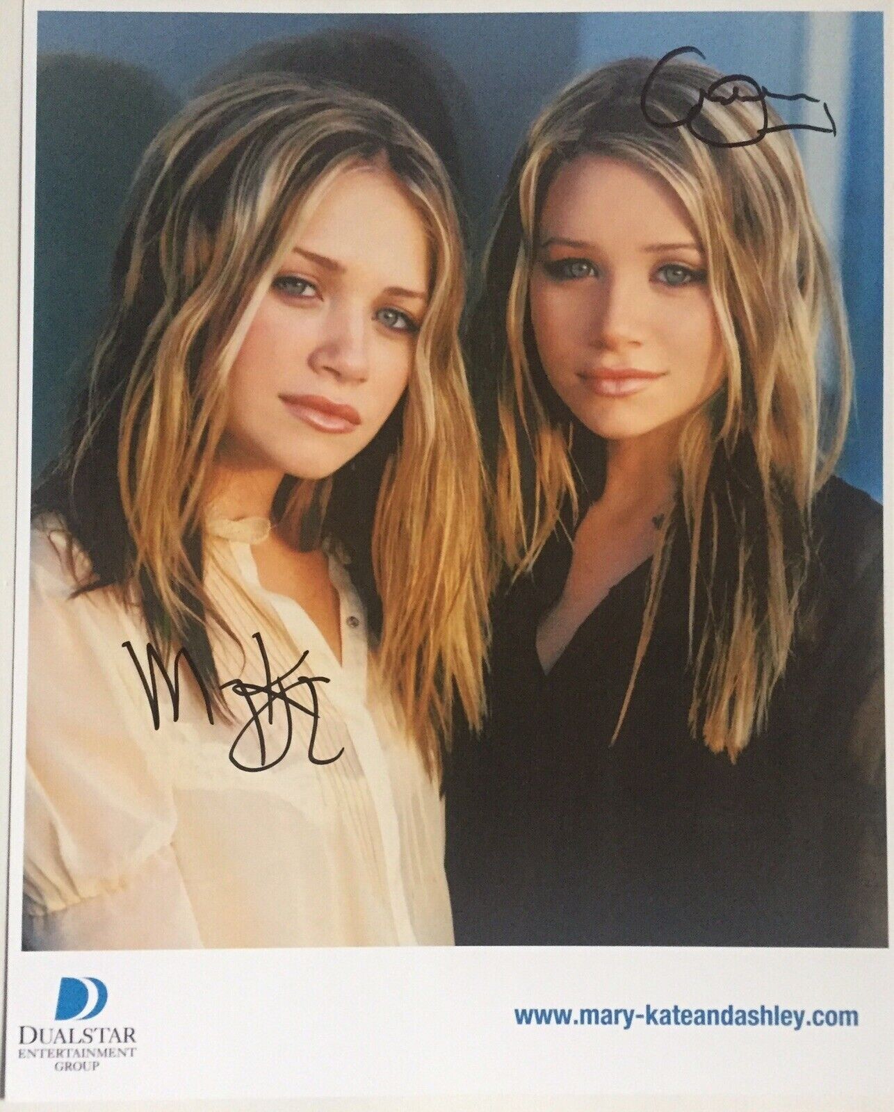 Mary Kate & Ashley Olsen ~ Signed Autographed Promo Photo Twins ~ JSA LOA Mary Kate & Ashley Olsen ~ Signed Autographed Promo Photo Twins ~ JSA LOA