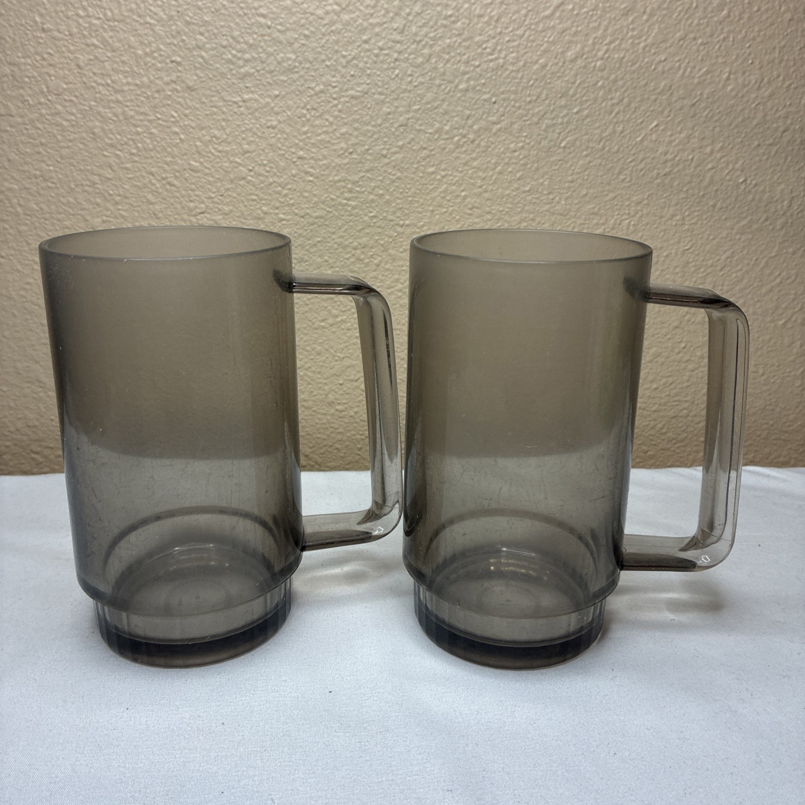 Set if 2 Tupperware Preludio Smoked Gray Stackable Acrylic Handle Mugs 16 oz