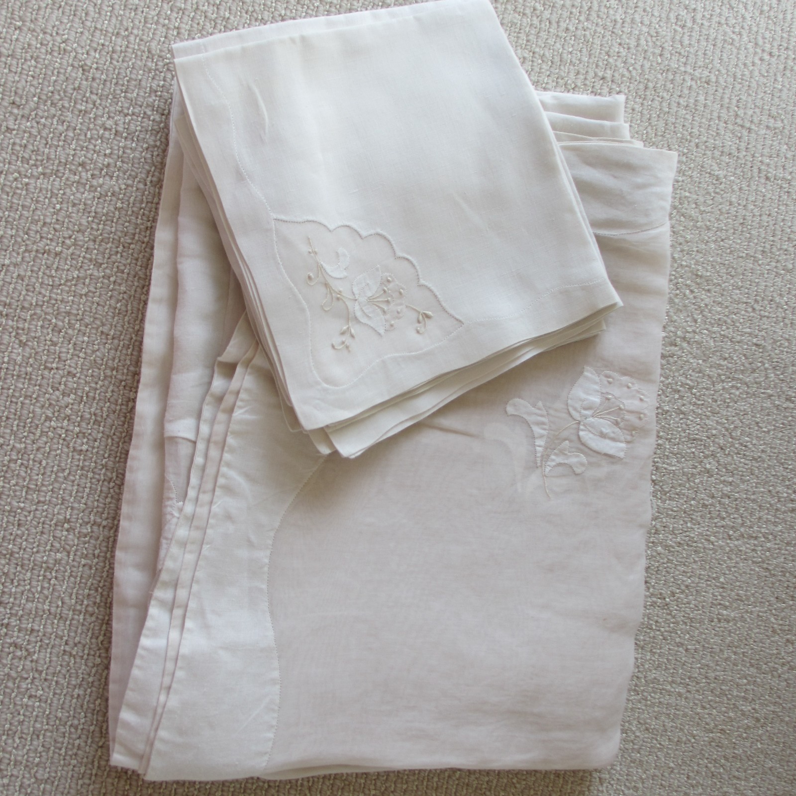 VTG.  MADIERA TABLECLOTH +8 NAPS ORGANDY LINEN APPLIQUE 86\