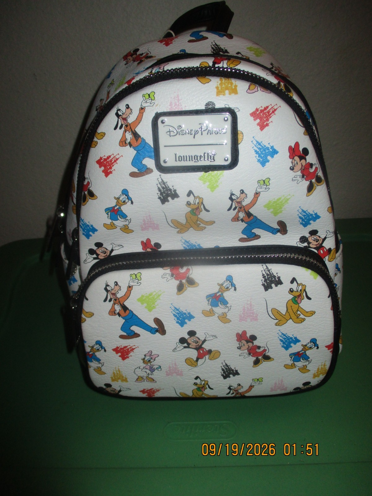 NEW LOUNGEFLY DISNEY PARKS \