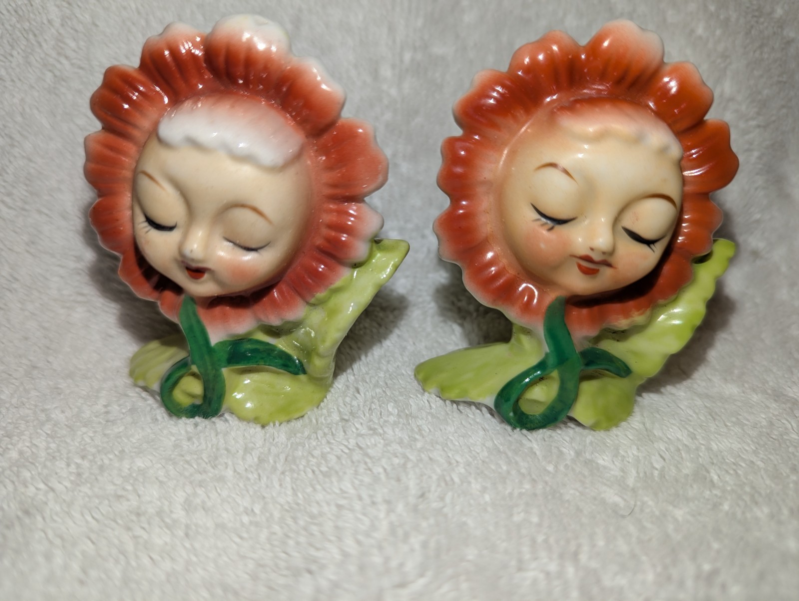 Japan AUTHENTIC VINTAGE 1950s MCM Anthropomorphic Flower Salt + Pepper Shakers Japan AUTHENTIC VINTAGE 1950s MCM Anthropomorphic Flower Salt + Pepper Shakers