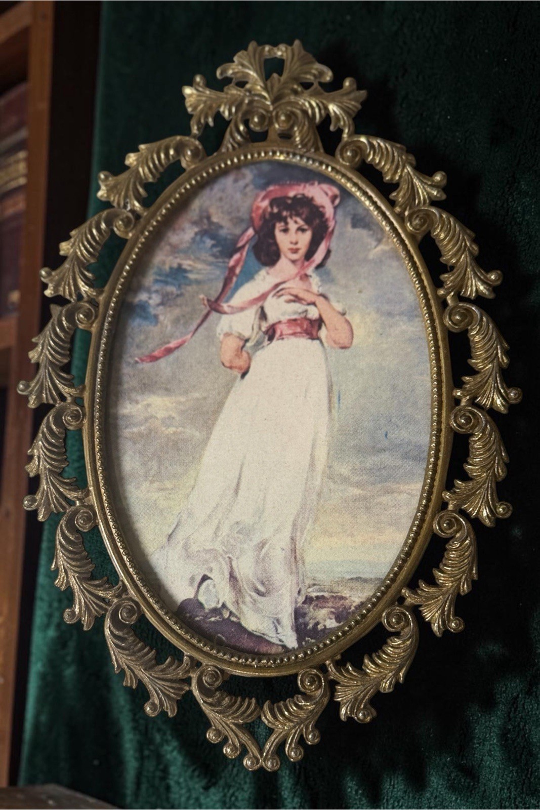 Vintage Oval Brass Framed Ornate “Pinkie” Wall Art Made In Italy 8.25”X5.5” Vintage Oval Brass Framed Ornate “Pinkie” Wall Art Made In Italy 8.25”X5.5”