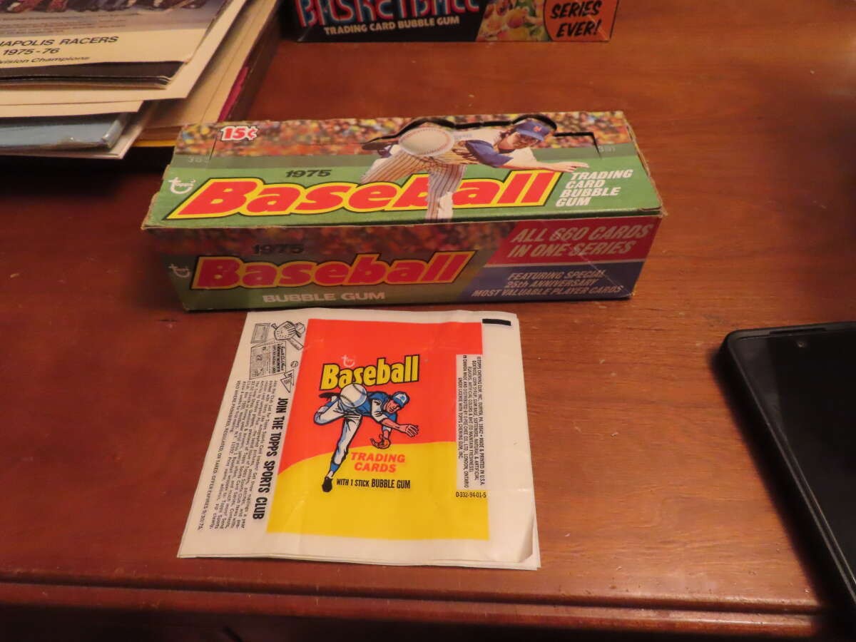 1975 topps Baseball mini box (no cards) with wrapper complete bxbox