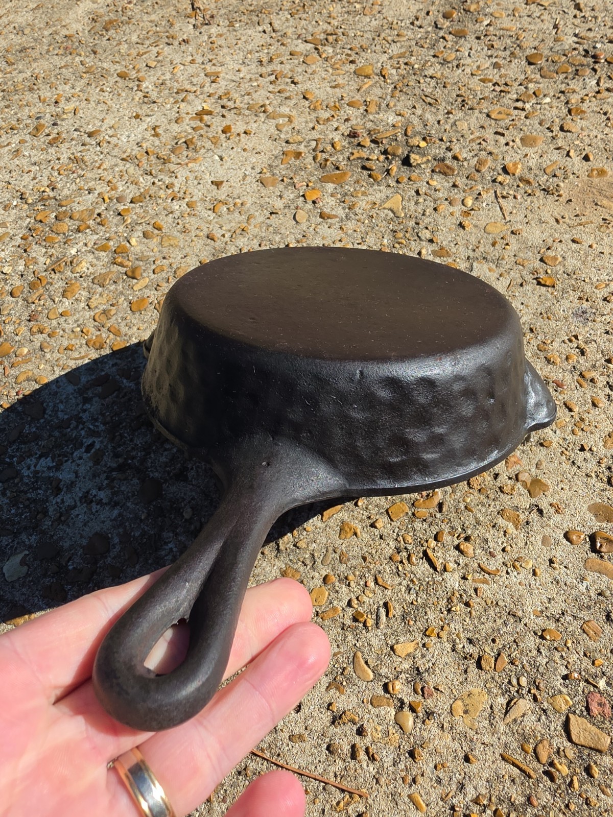 Nice Ugly Hammered #5 Cast Iron Skillet