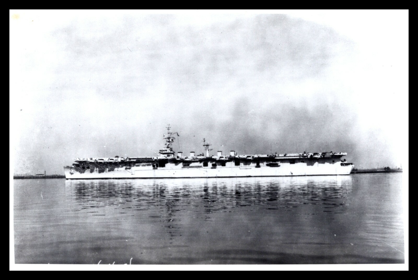 Photo USS Wright CVL-49 c1947