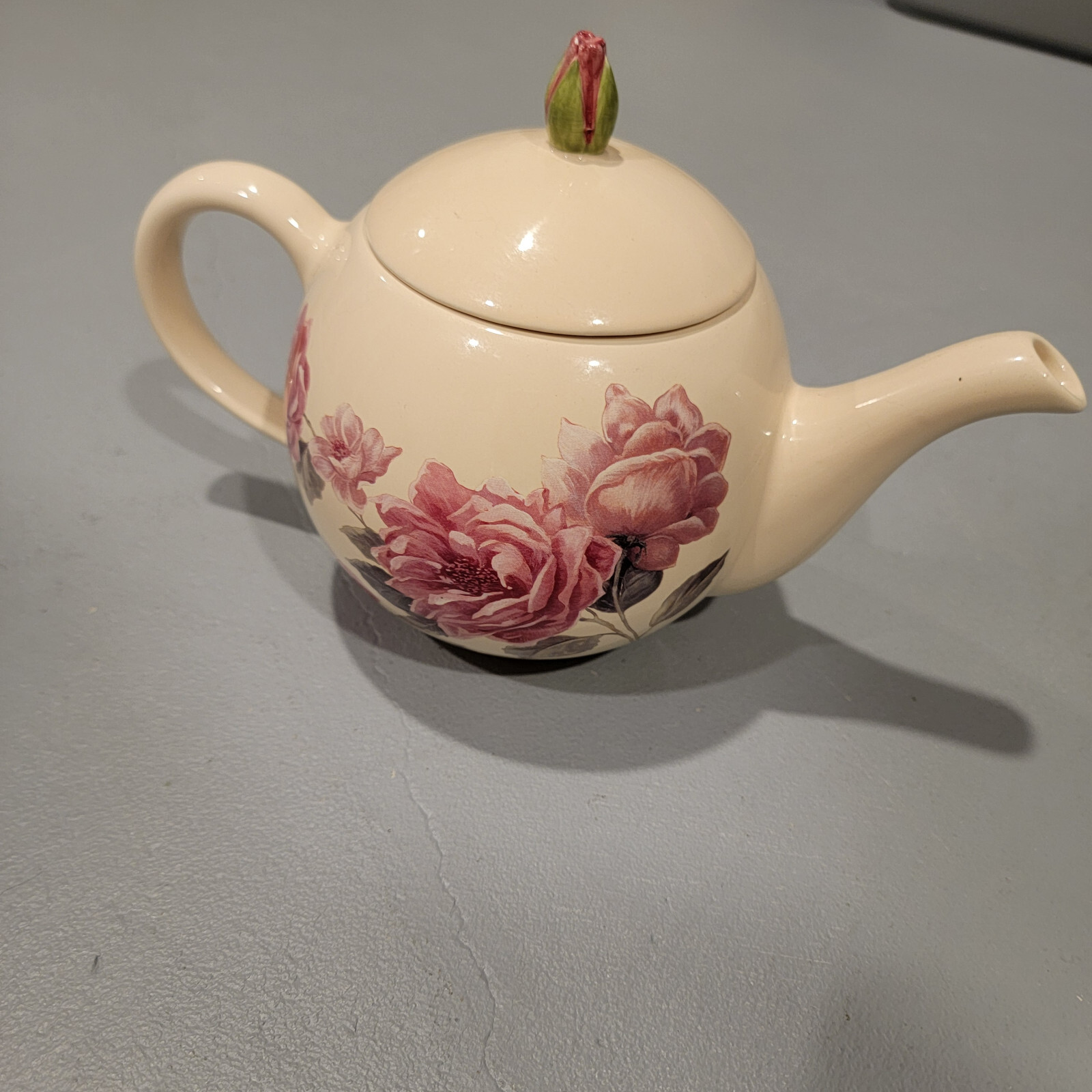 Teleflora 100th Anniversary Tea Pot - 2008.  Excellent Condition, so Cute