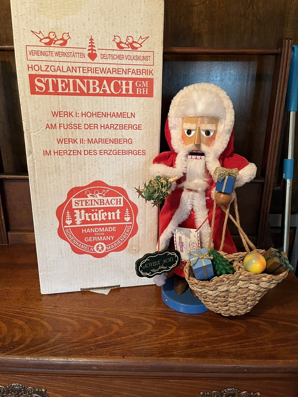 Pere Noel S1822 Santa Christmas Legends Steinbach Nutcracker 