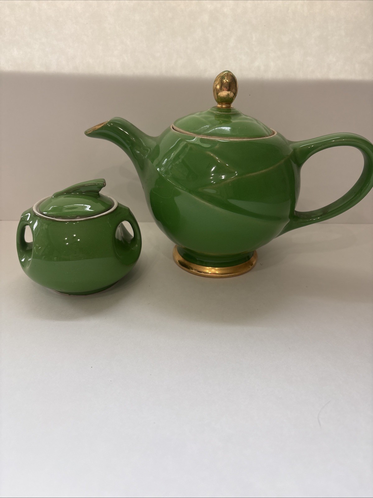 Hall Vibrant Green “airflow” Teapot And Double Handle Sugar Bowl With Lid