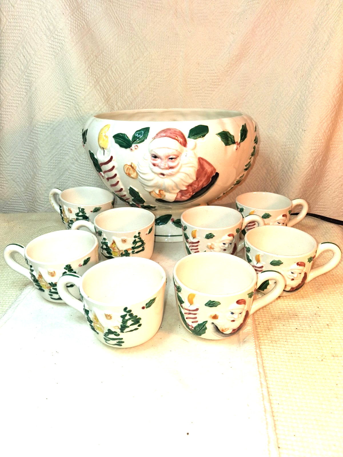 VINTAGE 9 PIECE CERAMIC PUNCH BOWL SET WITH 8 CUPS OVER 60YEARS OLD PERFECT FOR