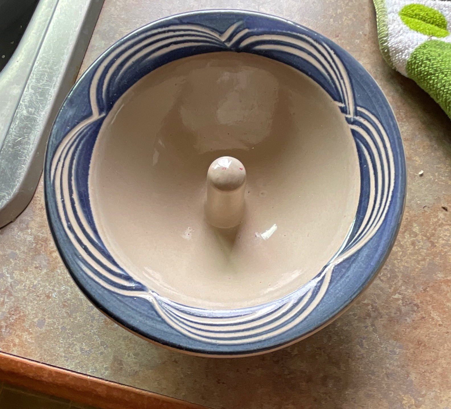 The Original Apple Baker\'s Round Ceramic Dish Blue/White/Brown