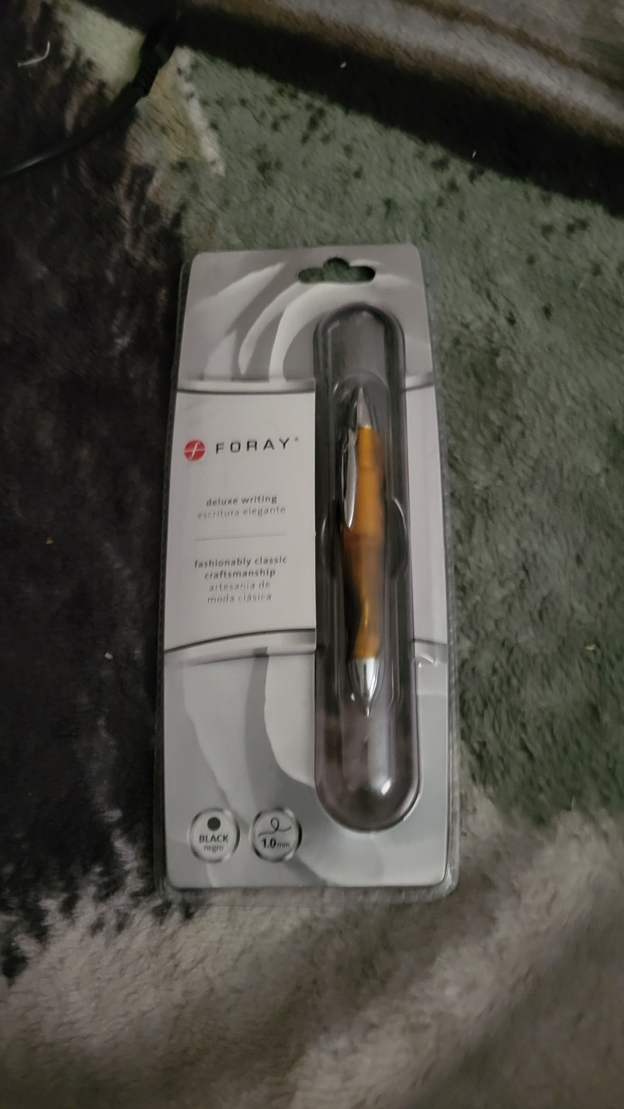 The selected region shows a FORAY deluxe writing ballpoint pen