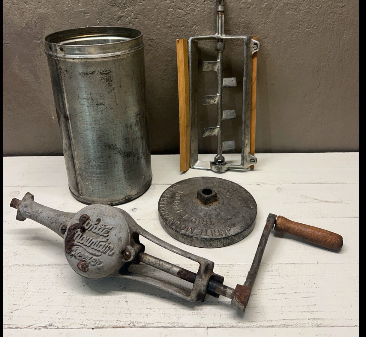 ANTIQUE White Mountain 4XG Triple Motion Ice Cream Freezer Maker Part Dated 1923