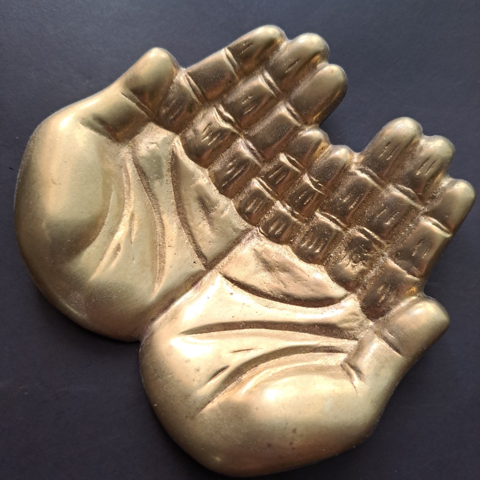 VTG Solid Brass Cupped Praying Hands Trinket Dish Tray Jewelry Holder 4.5“ X 4“