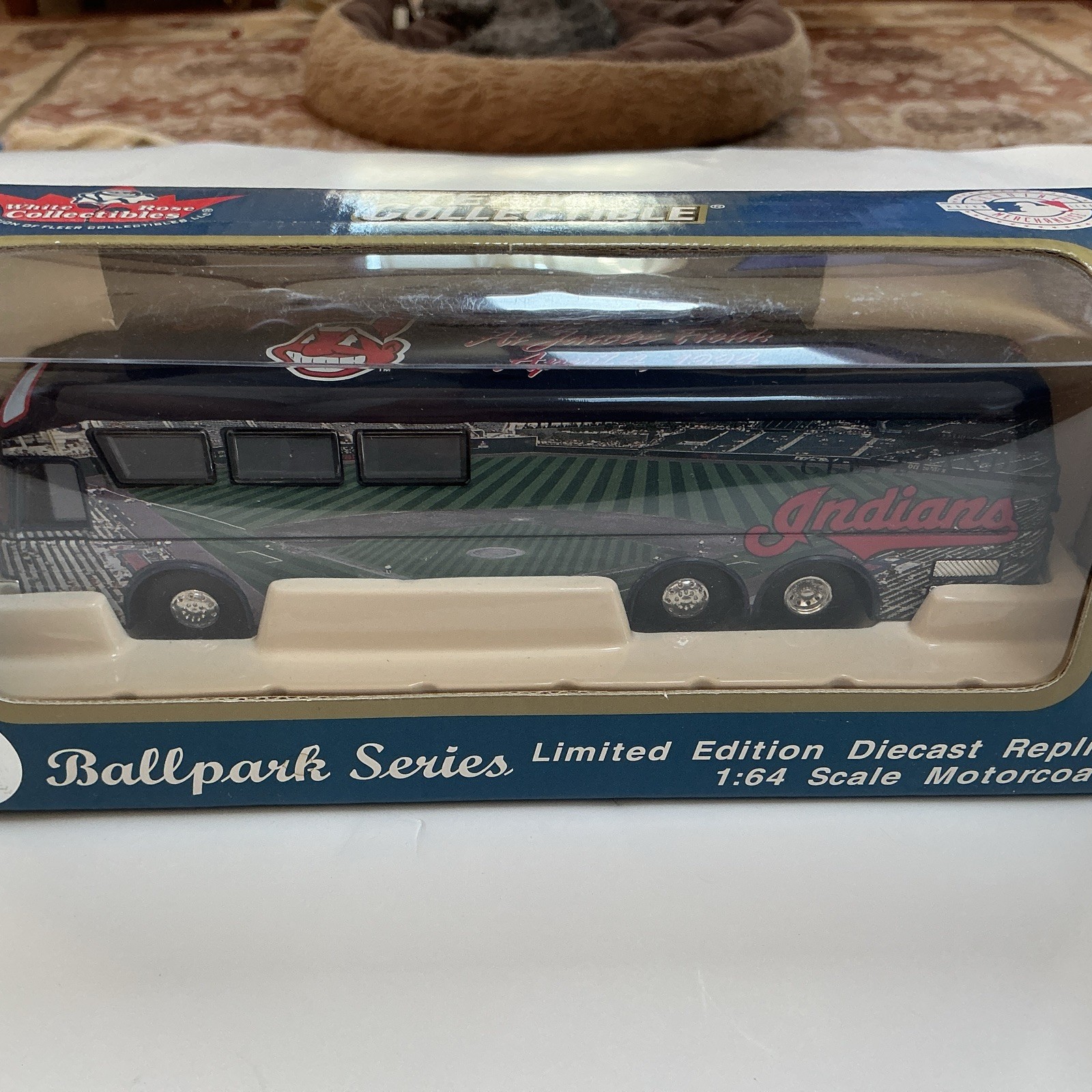 Cleveland Indians MLB 2001 Ballpark Series Motorcoach, White Rose Collectibles