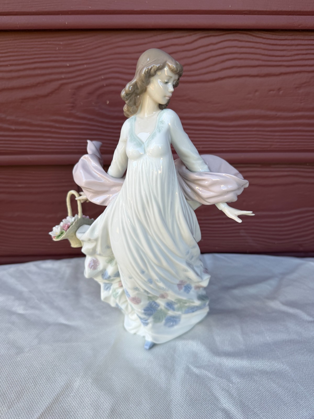 Lladro Spring Splendor 5898 Basket Flowers 12 Inch Porcelain Figurine Retired Lladro Spring Splendor 5898 Basket Flowers 12 Inch Porcelain Figurine Retired