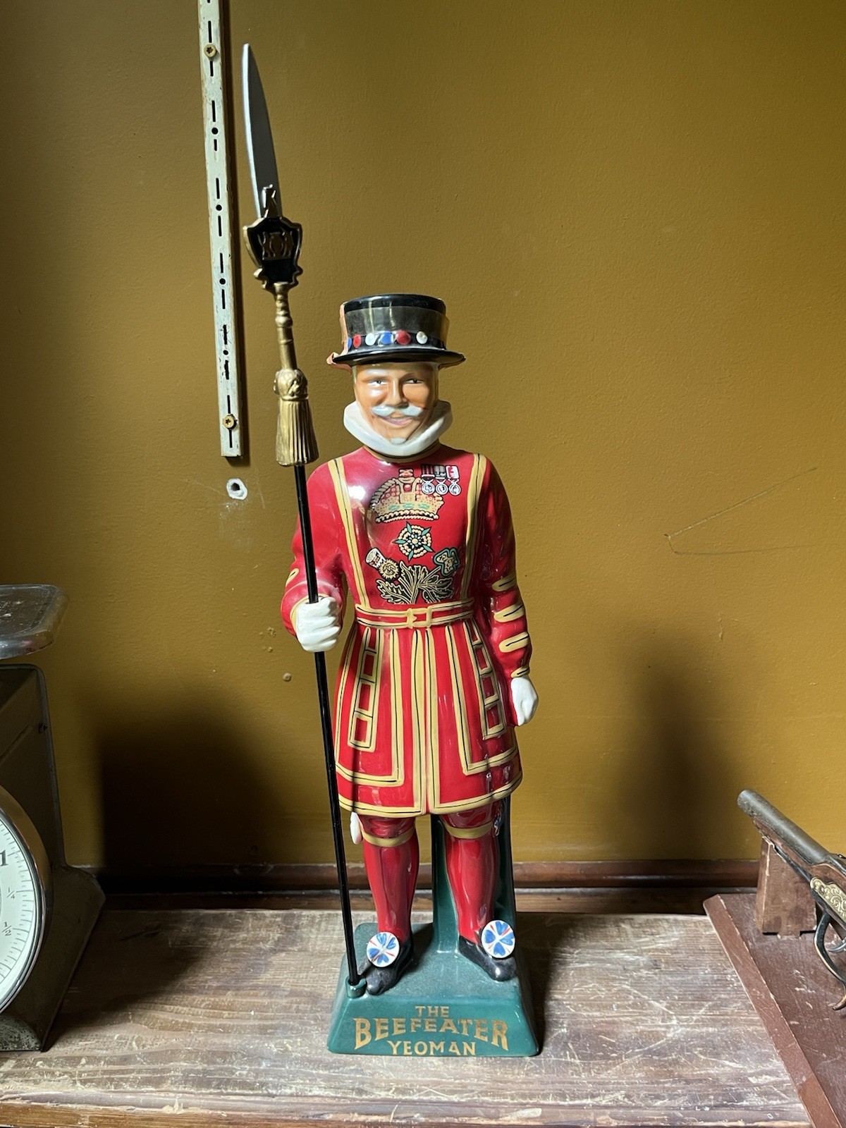 Vintage Beefeater Yeoman Gin Hand painted Bar Display Decanter