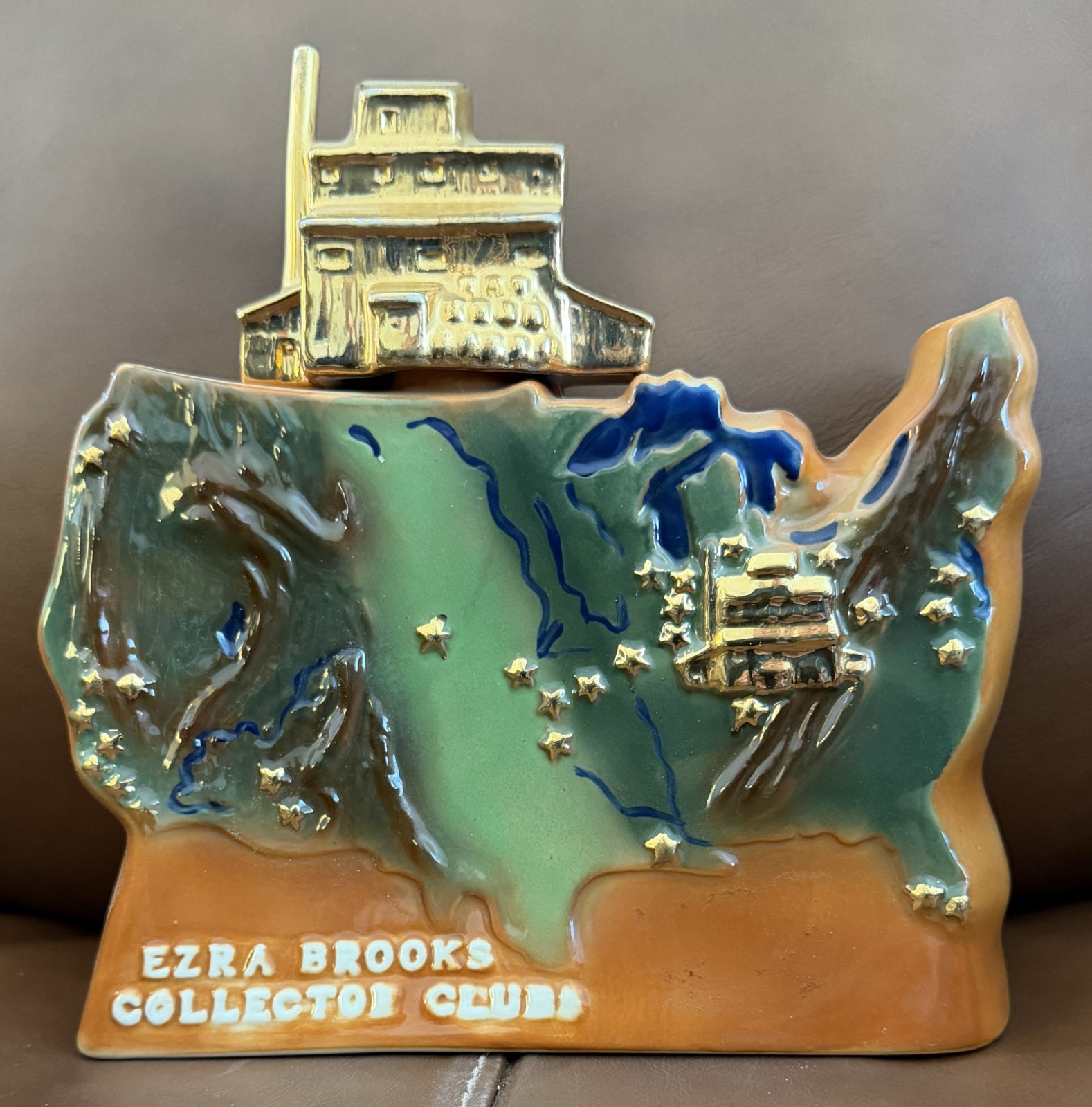 VINTAGE 1972 EZRA BROOKS COLLECTORS CLUB THIRD ANNIVERSARY DECANTER