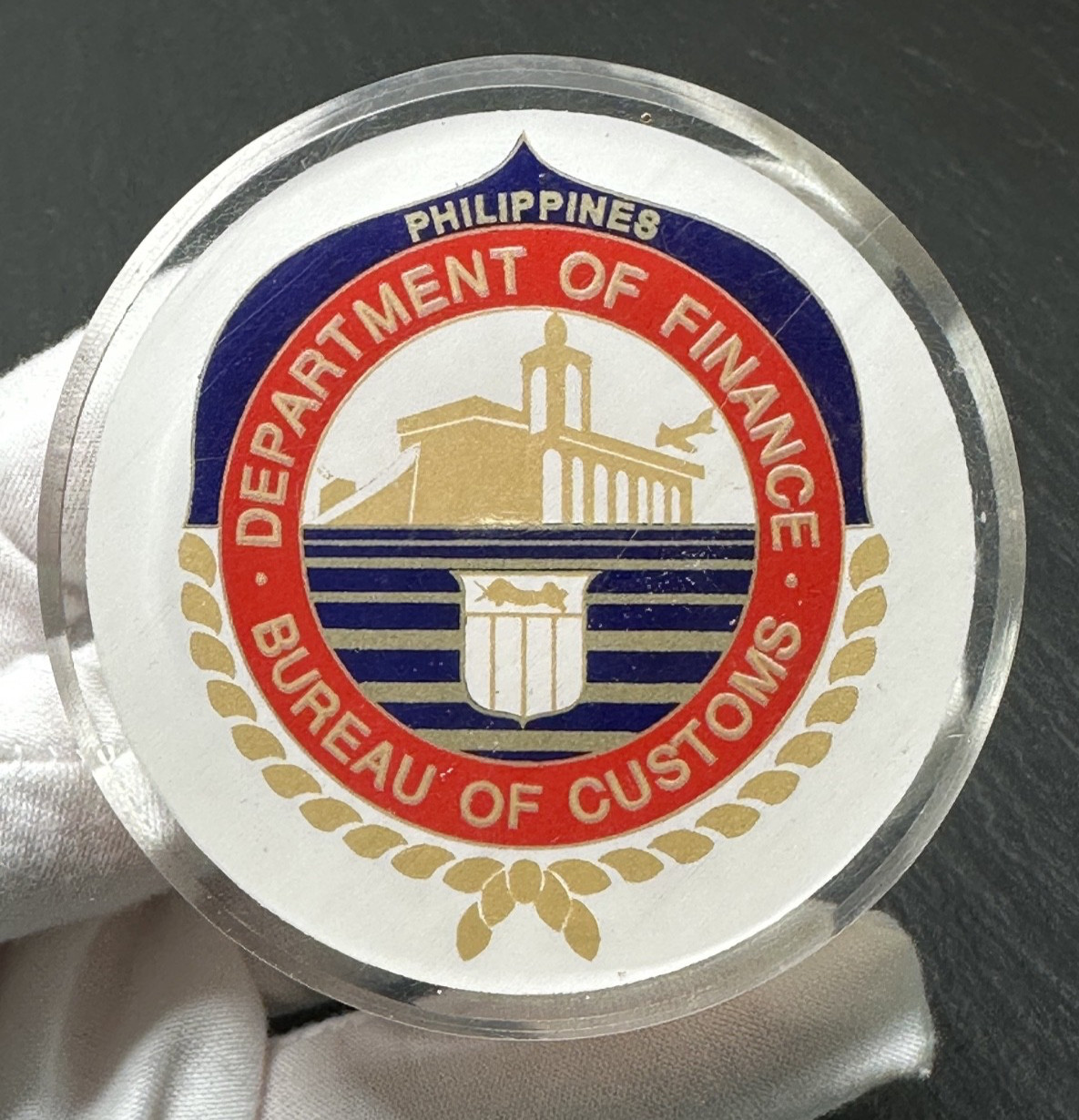 VINTAGE DEPARTMENT OF FINANCE BUREAU OF CUSTOMS PHILIPPINES PAPER WEIGHT N151