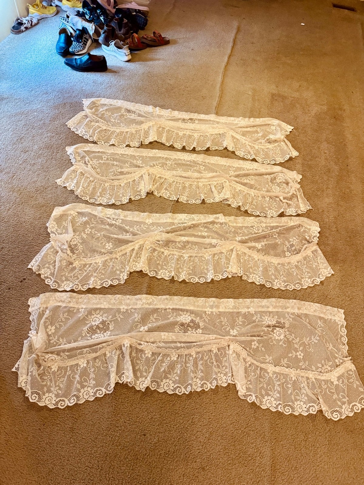 Vintage Set of 4 lace drape curtain panels whimsy cottagecore grandmacore