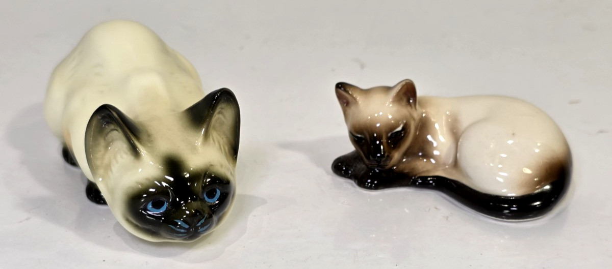 Vintage Enesco Siamese Cat Porcelain Figurines Kitty Cats Set of 2