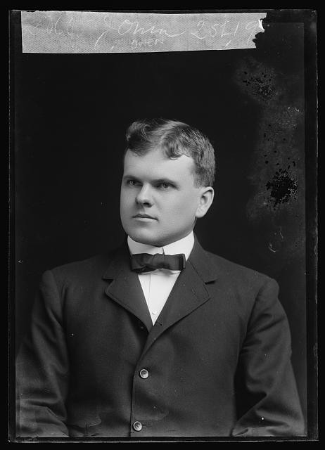 Photo:J. Owen Portrait in Suit and Bow Tie