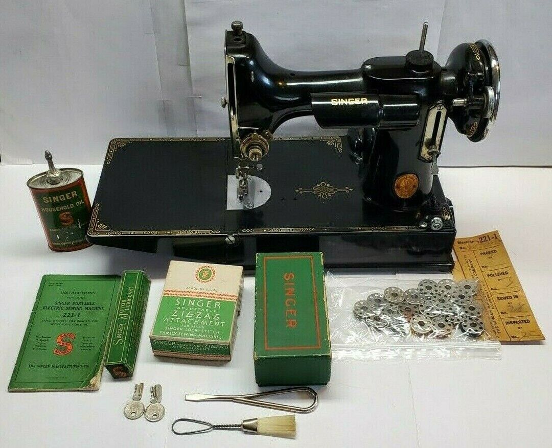 Vintage 1936 Singer 221-1 Featherweight Sewing Machine Case Lots of Accessories