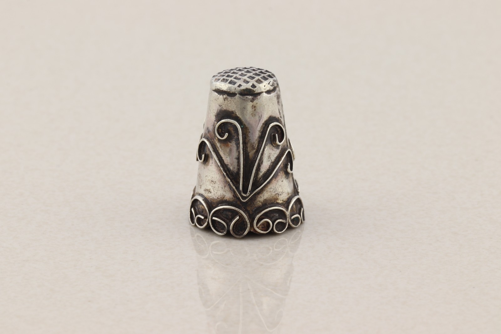 Sterling Silver Swirl Design Thimble Vintage Mexico Size 9 with 16.5mm opening