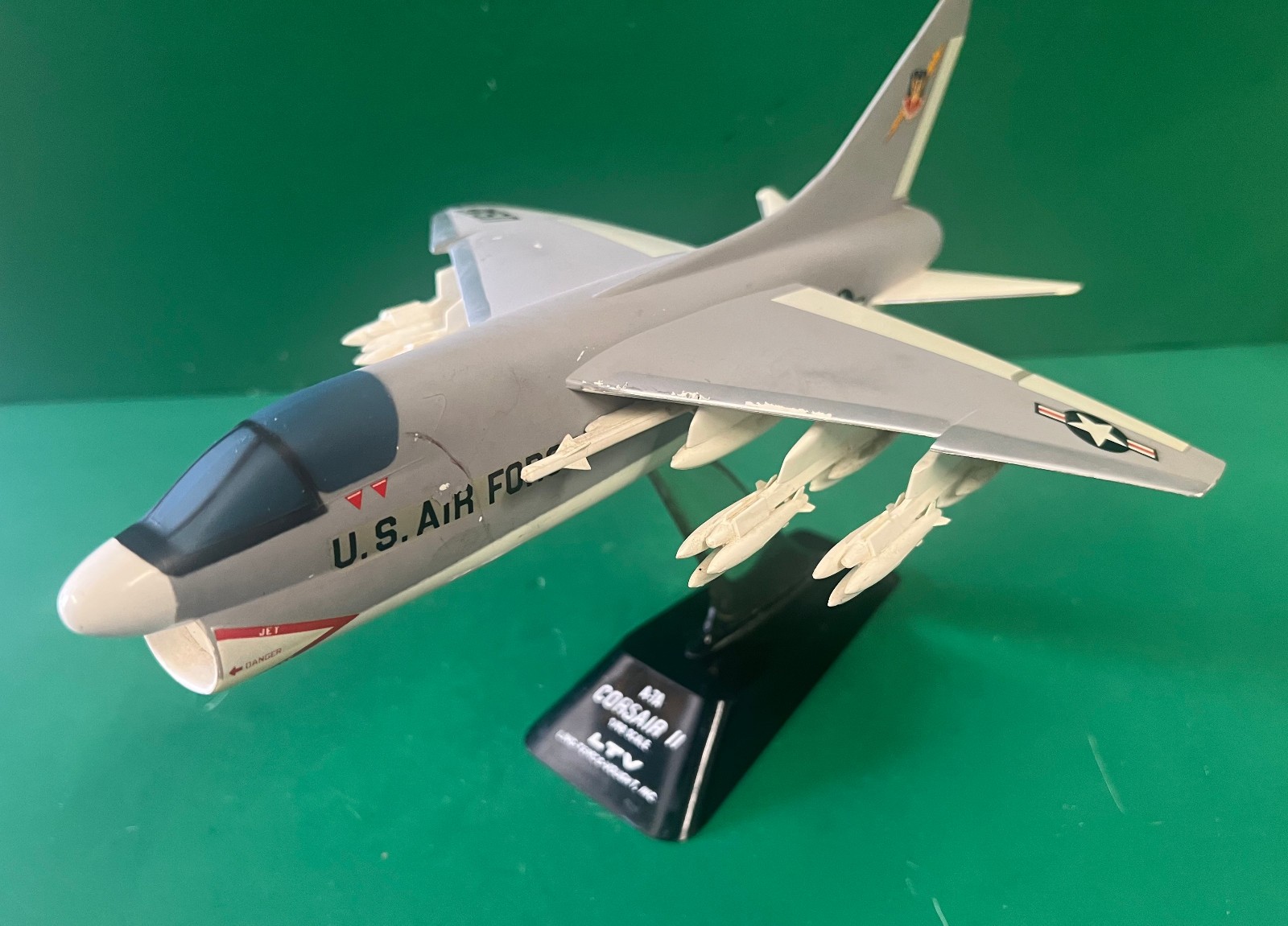 1970’S USAF A-7ACORSAIR II MFG. MODEL W/STAND