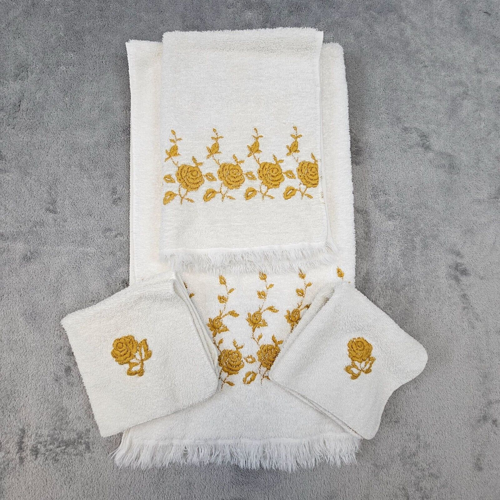 Vintage Dundee Rose Gold Embroidered Towel Set 1 Bath 1 Hand 2 Washcloths USA