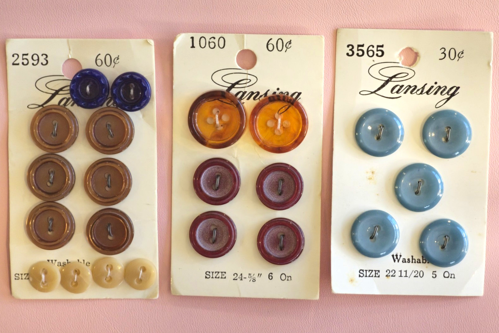 Lansing Co Inc Vintage Original Round Sewing Buttons Lot 21-50 Multicolor Crafts Lansing Co Inc Vintage Original Round Sewing Buttons Lot 21-50 Multicolor Crafts