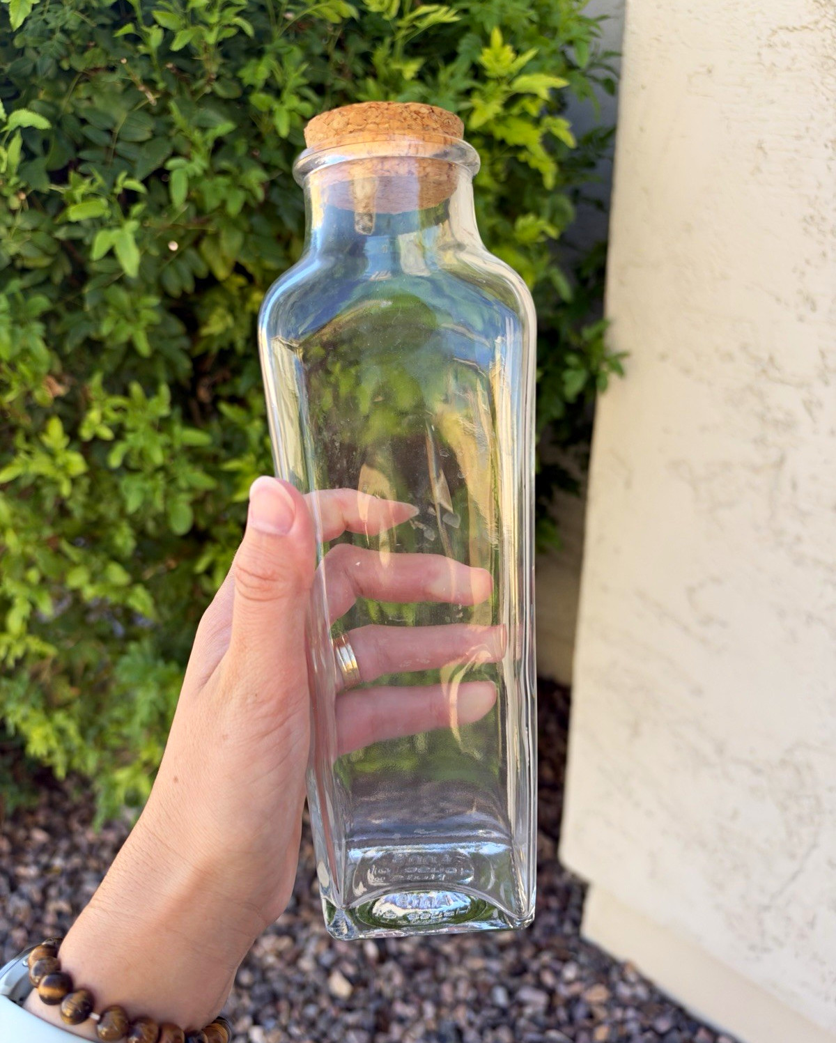 Ann\'s House of Nuts Clear Glass Bottle/Jar 32 oz Cork Stopper Square Base