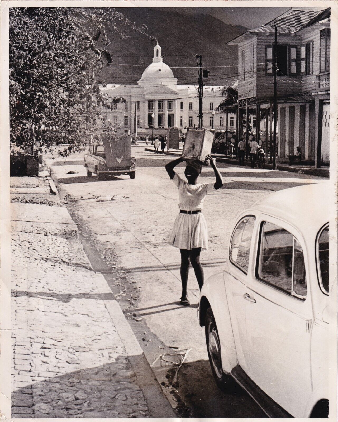 1971 Haitian woman Port-au-Prince vintage Gelatin-Silver Print photo RARE L143C