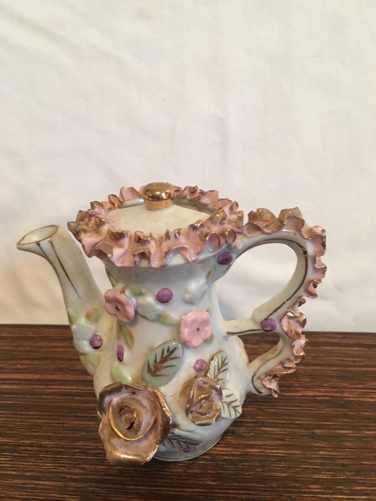 Tea Pot Small Ruffled Edge White With Pink Roses And Gold Trim Japan 
