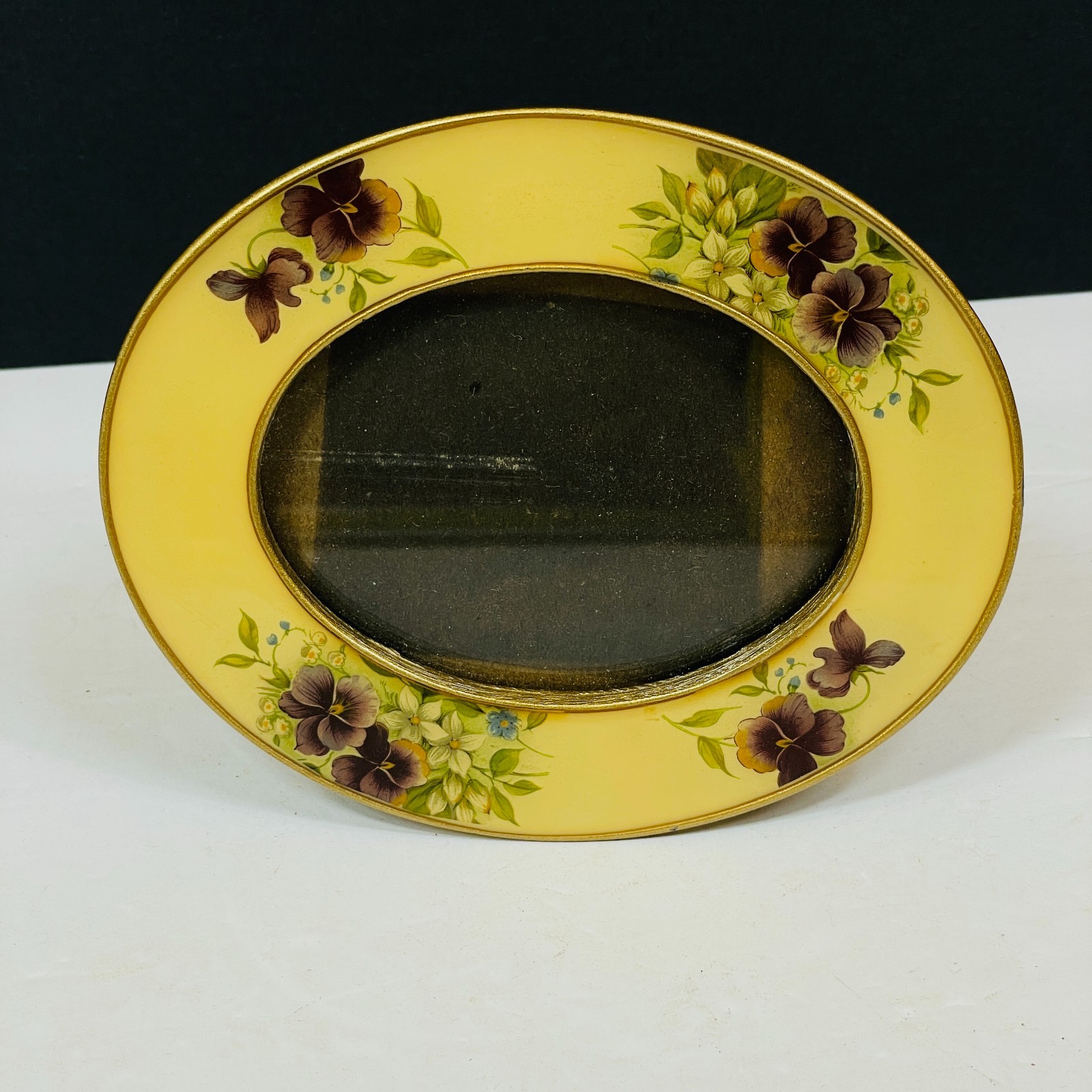 Vtg The Bucklers Fifth Ave NY Enamel Floral Picture Frame 3x4 Swivel Back USA Vtg The Bucklers Fifth Ave NY Enamel Floral Picture Frame 3x4 Swivel Back USA