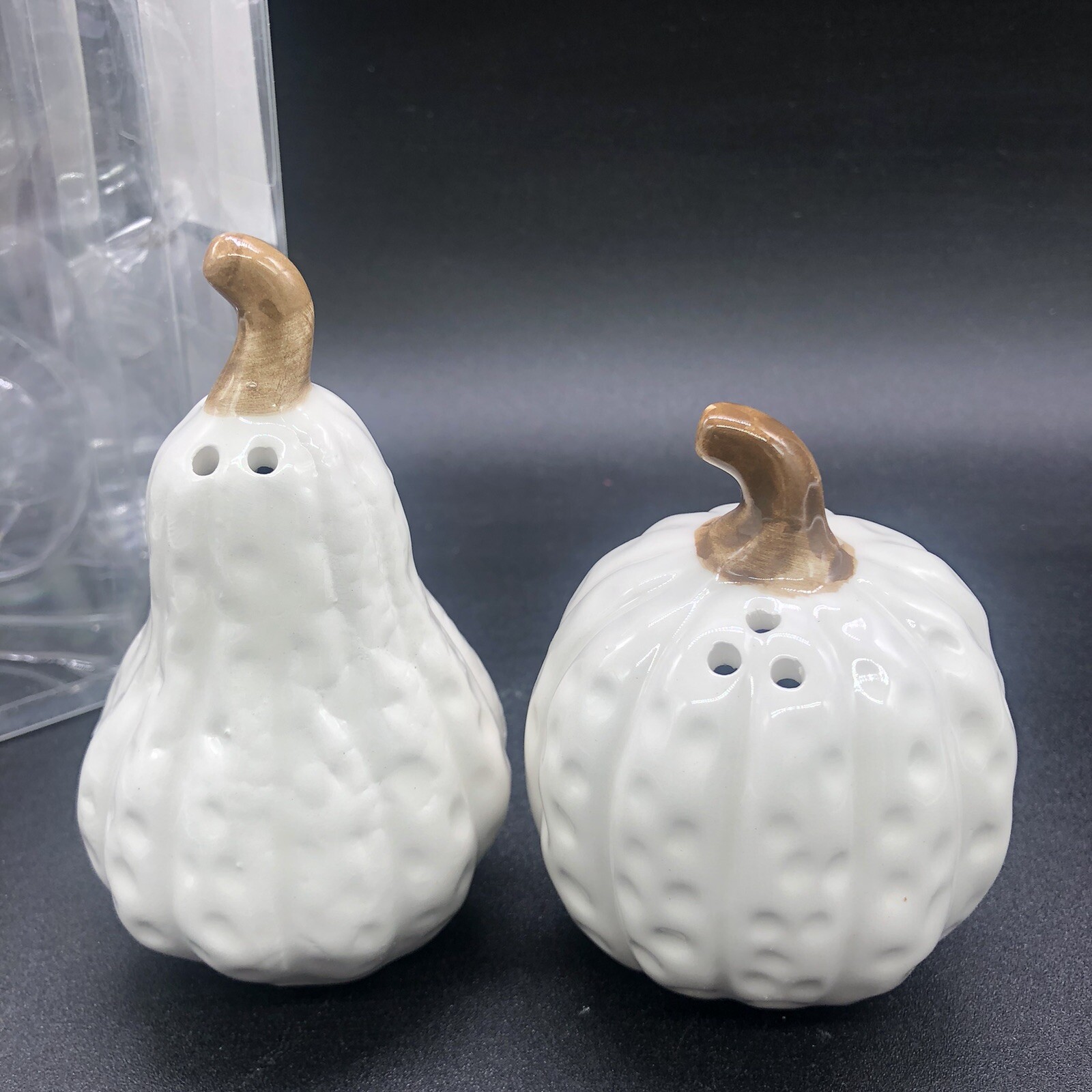 Pumpkin & Gourd Salt & Pepper Shakers 2.25x3.75” Ceramic Fall Autumn White Decor Pumpkin & Gourd Salt & Pepper Shakers 2.25x3.75” Ceramic Fall Autumn White Decor