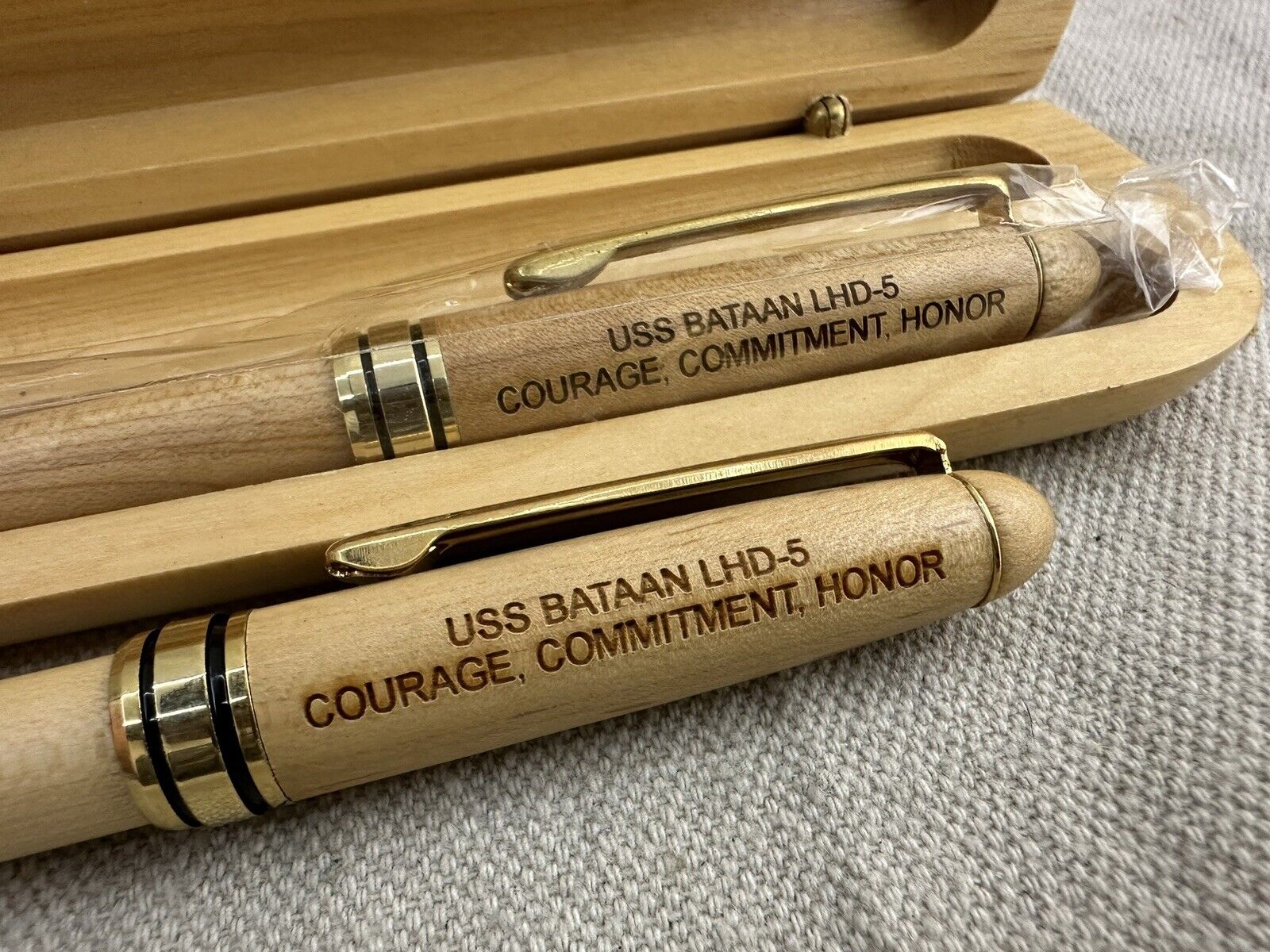 USS BATAAN LHD-5 ~ Wooden Pen Set ~ United States Navy Memorabilia
