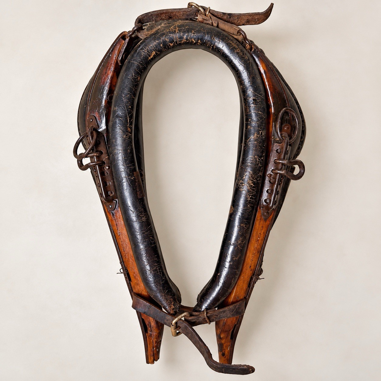 Antique U.S. Hame Co. Draft Horse Collar Wooden Hames Leather Harness 1900s