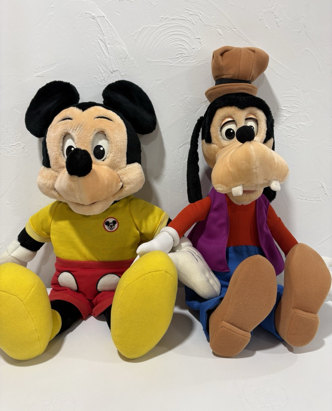 Worlds of Wonder Disney Mickey Mouse & Goofy Plush Toys 1986 Cassette Player Worlds of Wonder Disney Mickey Mouse & Goofy Plush Toys 1986 Cassette Player