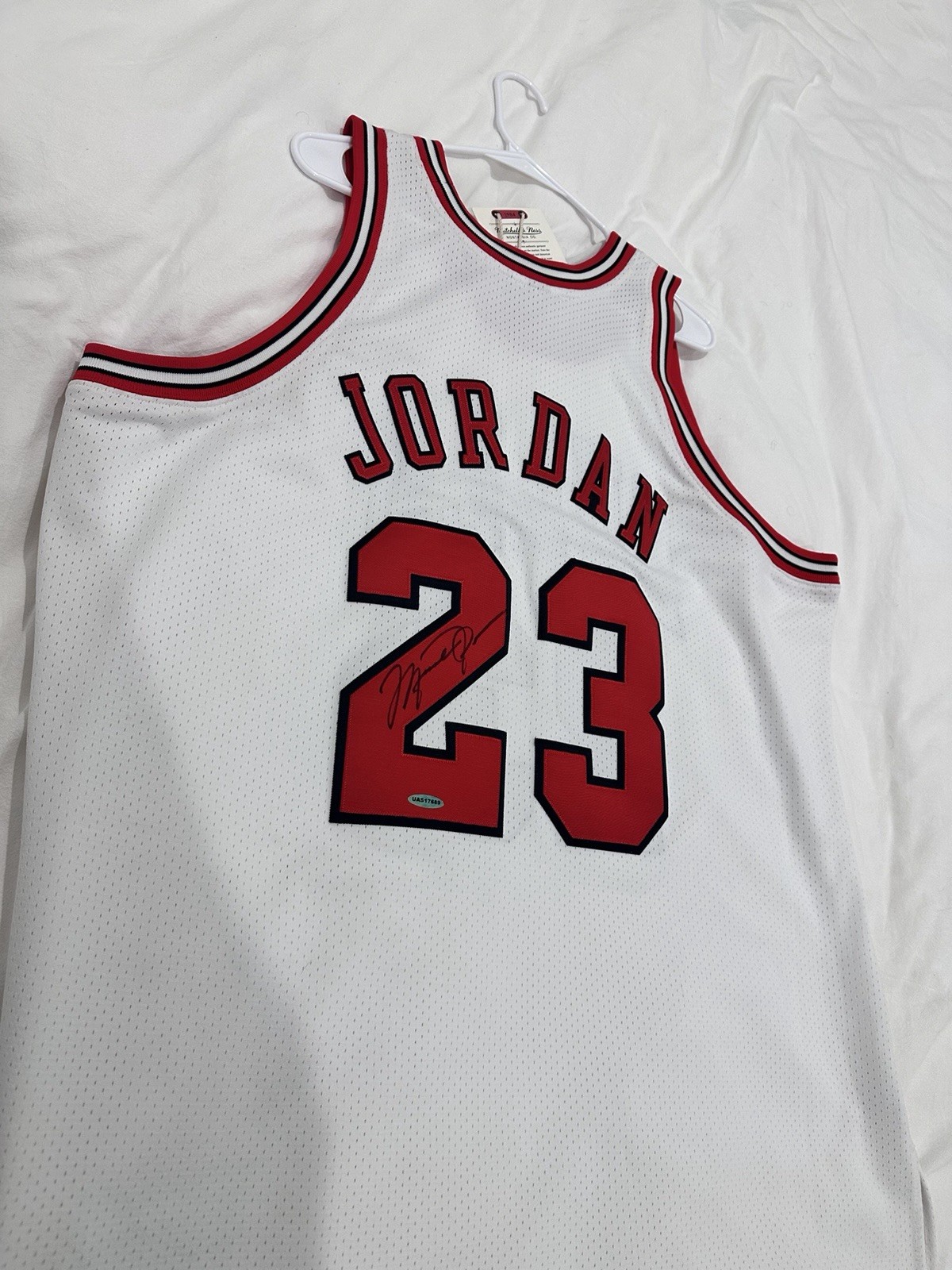 Michael Jordan Signed 1996-97 Mitchell & Ness Bulls #23 Jersey UDA Authenticated