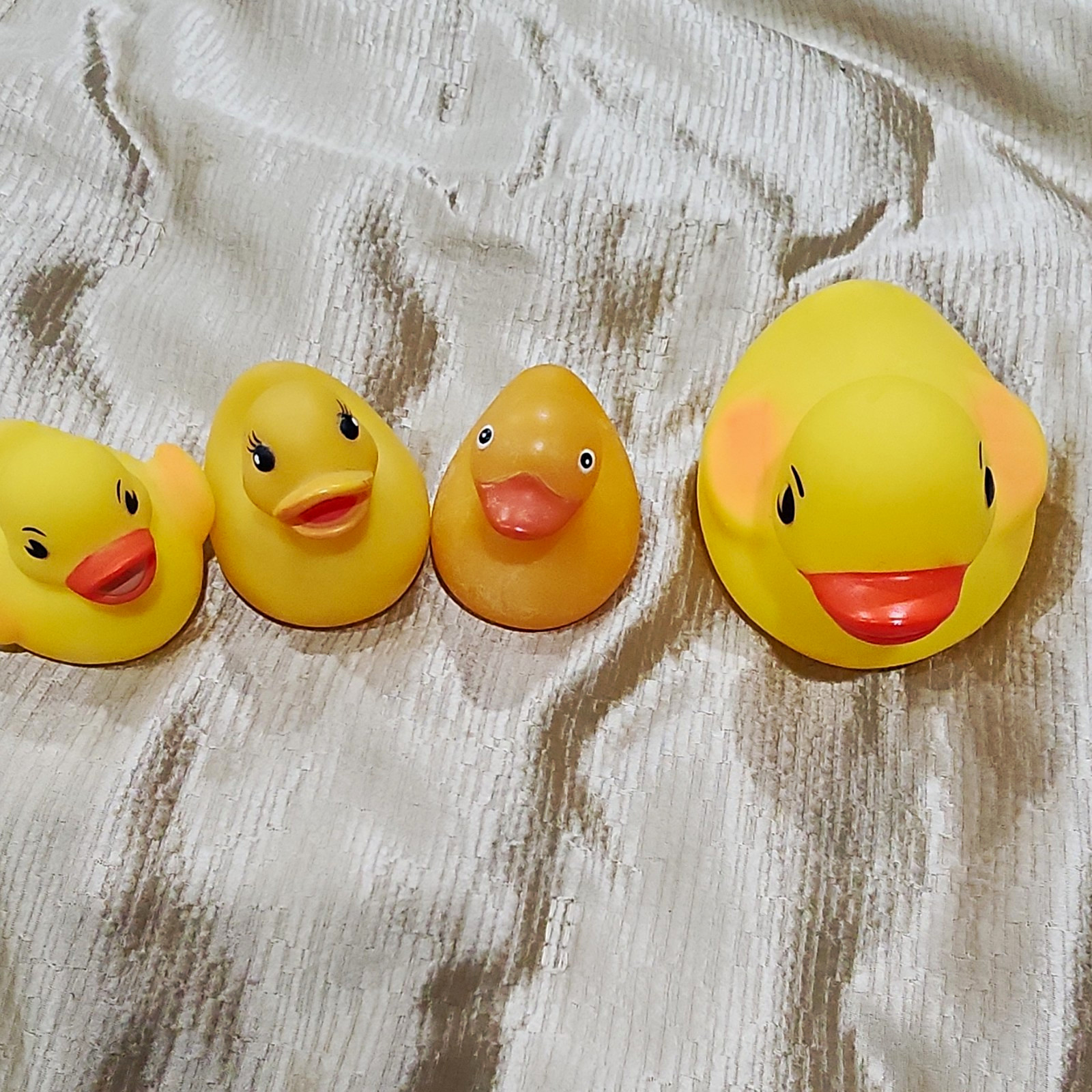 Vintage Rubber Duck Lot of 4 Family Bath Toys 1980s 1990s  