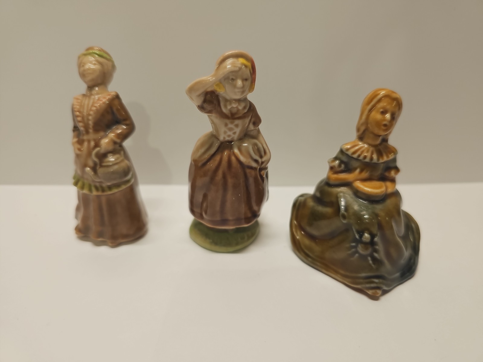 WADE ENGLAND Nursery Rhymes Vtg Red Rose Tea Porcelain Figurines Set of 3 