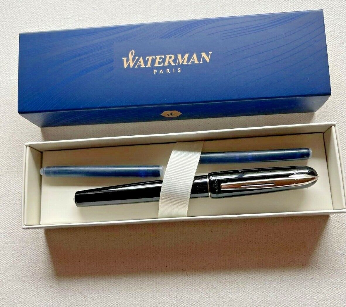 New in Box  Black Waterman Phileas Kulture Fountain Pen FINE nib  BEAUTY
