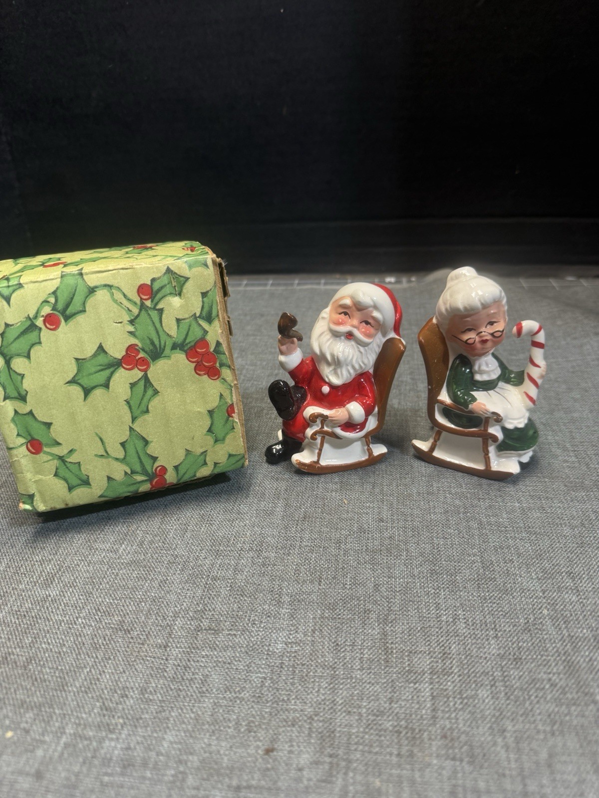 Vintage Japan Santa Mrs Claus Rocking Chair Salt Pepper Shakers Ceramic Vintage Japan Santa Mrs Claus Rocking Chair Salt Pepper Shakers Ceramic