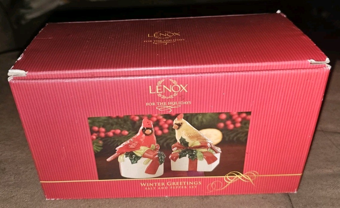 Lenox Winter Greetings Cardinal Salt Pepper Shakers Set 810114 Male Female NIB