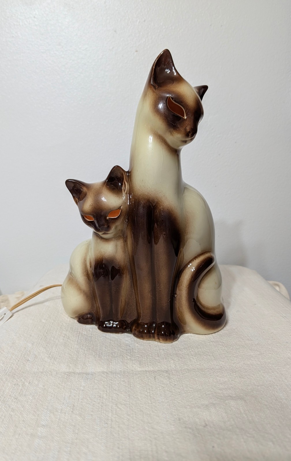 Howard Kron®️ Mid-Century Modern (MCM) Siamese Cats, Ceramic TV lamp 1950s–1960s