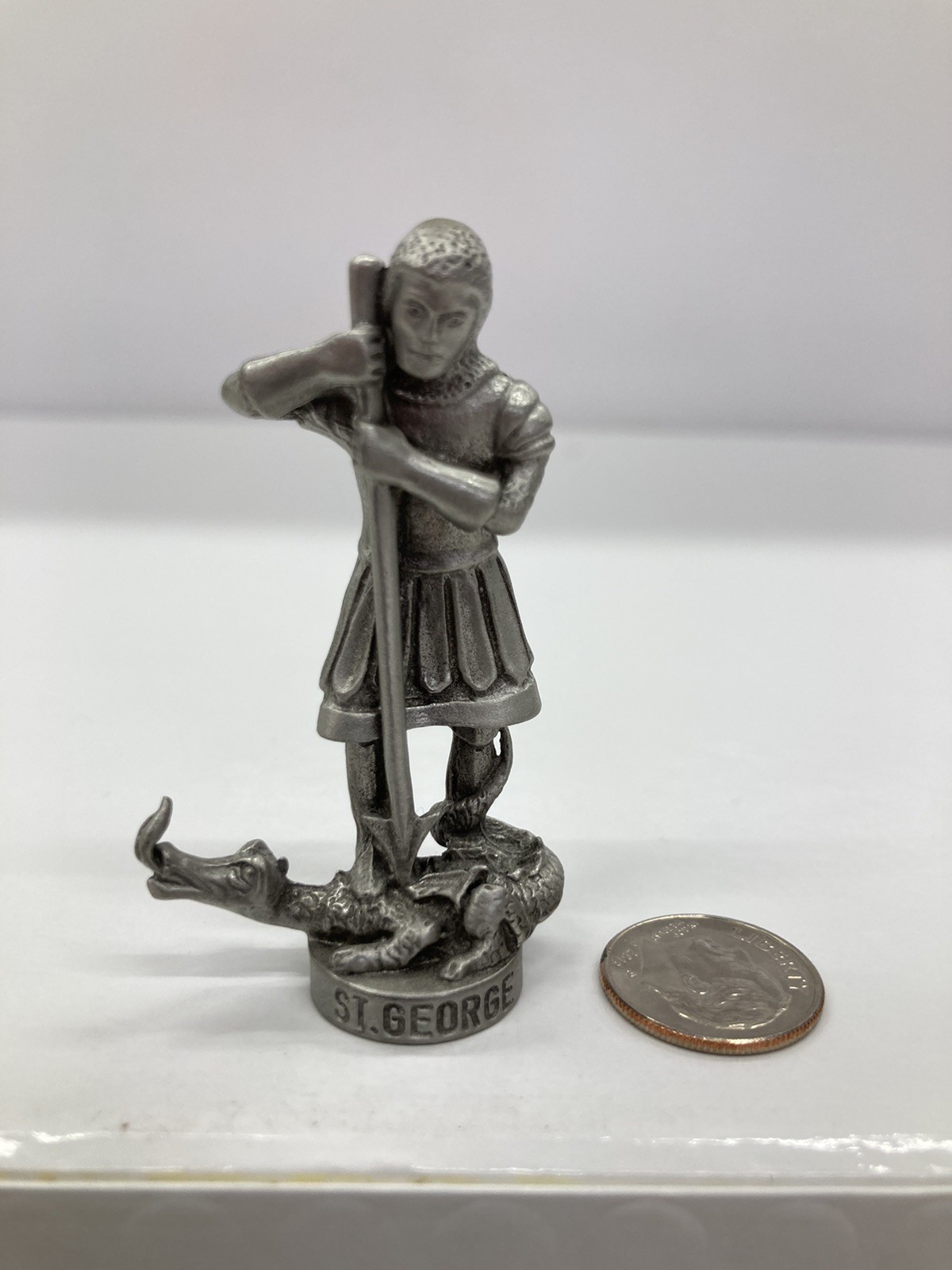Saint George vintage pewter religious miniature. 2.5 inches tall￼