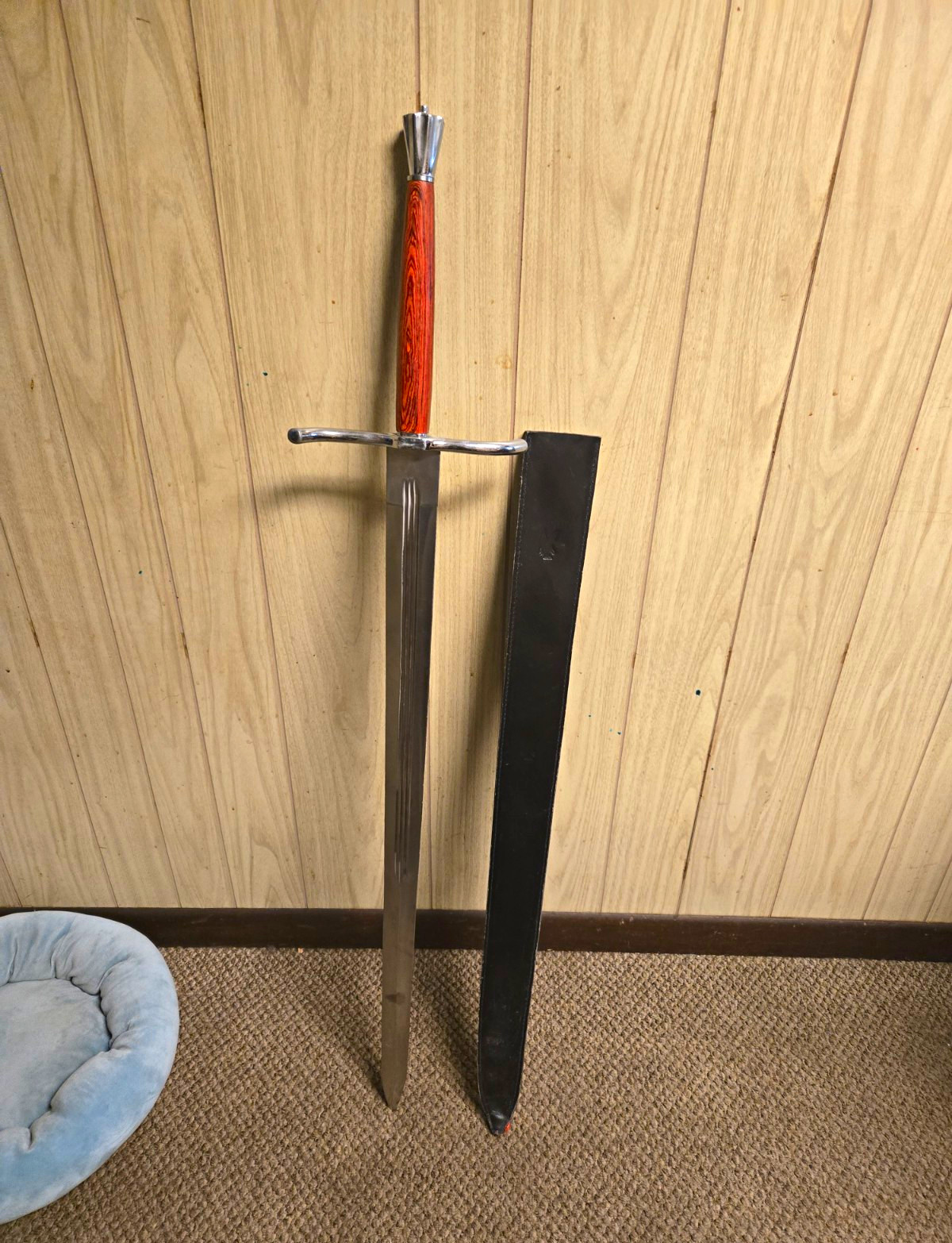 Medieval Repro Longsword Steel Blade Wood Handle Full Tang w/ Black Scabbard