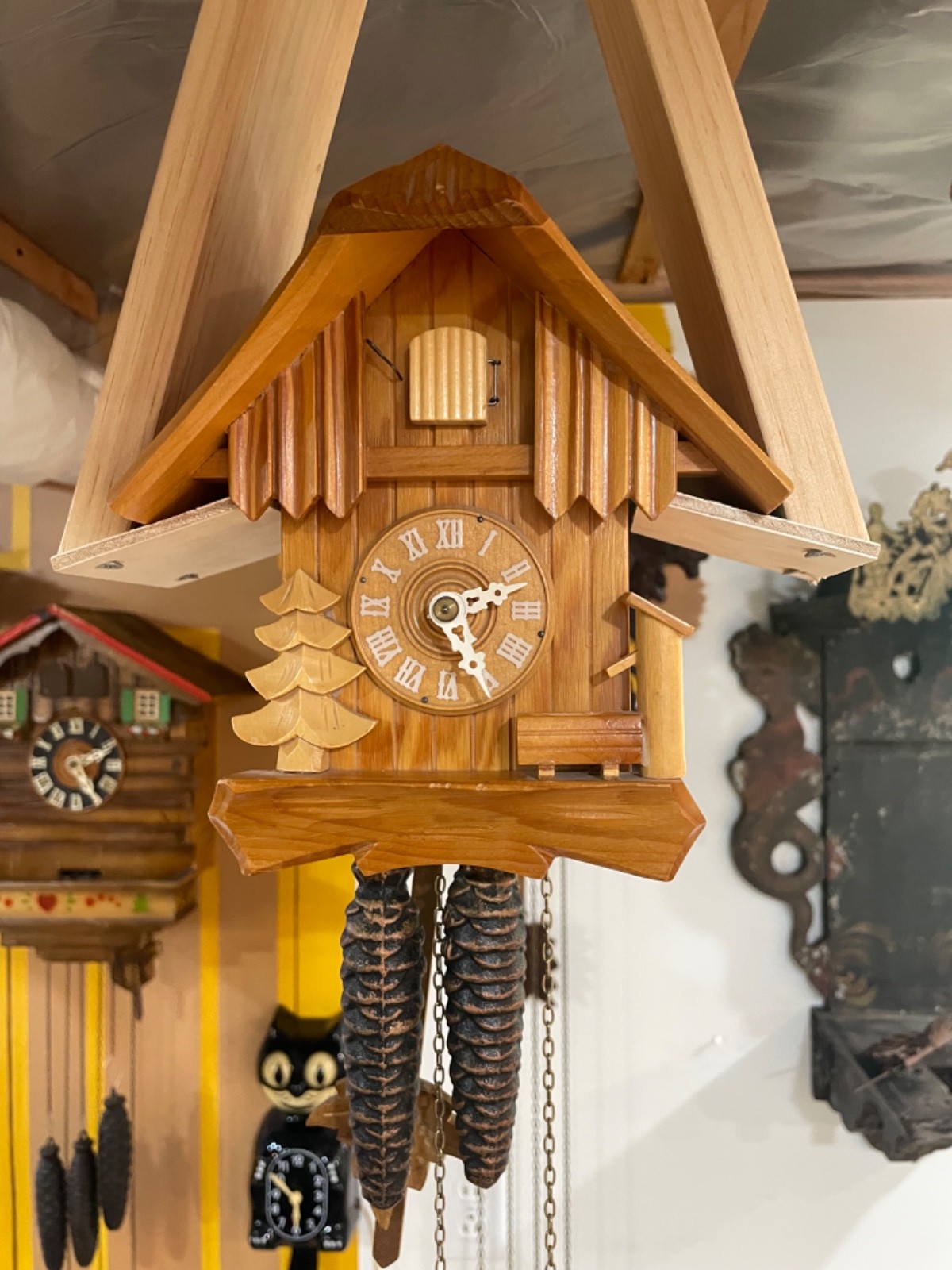 Vintage Small Chalet Black Forest Cuckoo Clock 