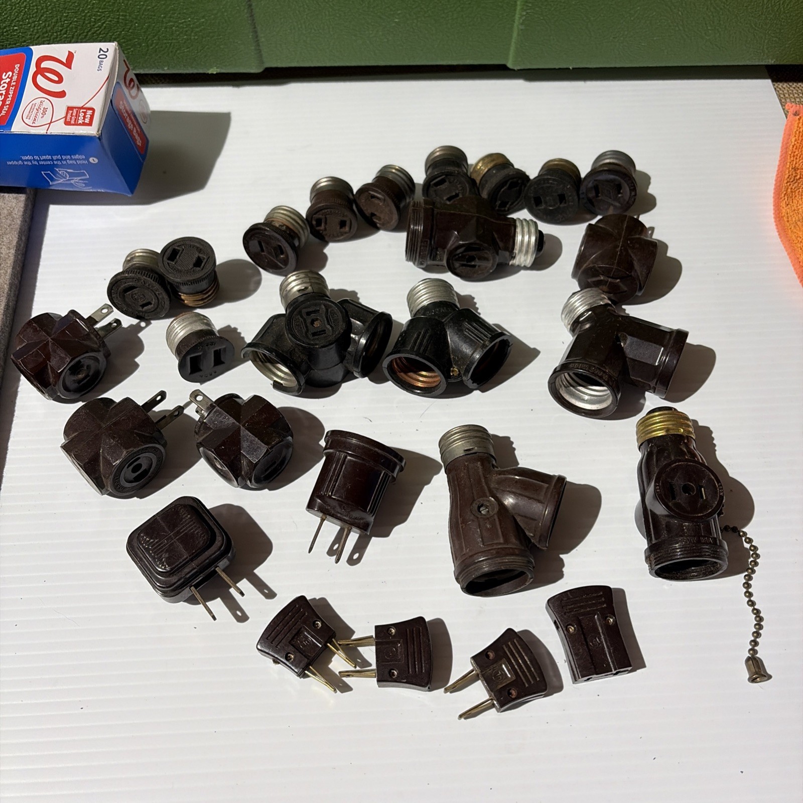 Vintage 1940s Bakelite Leviton Monowatt Receptacles Multi Tap Plugs Switches Lot
