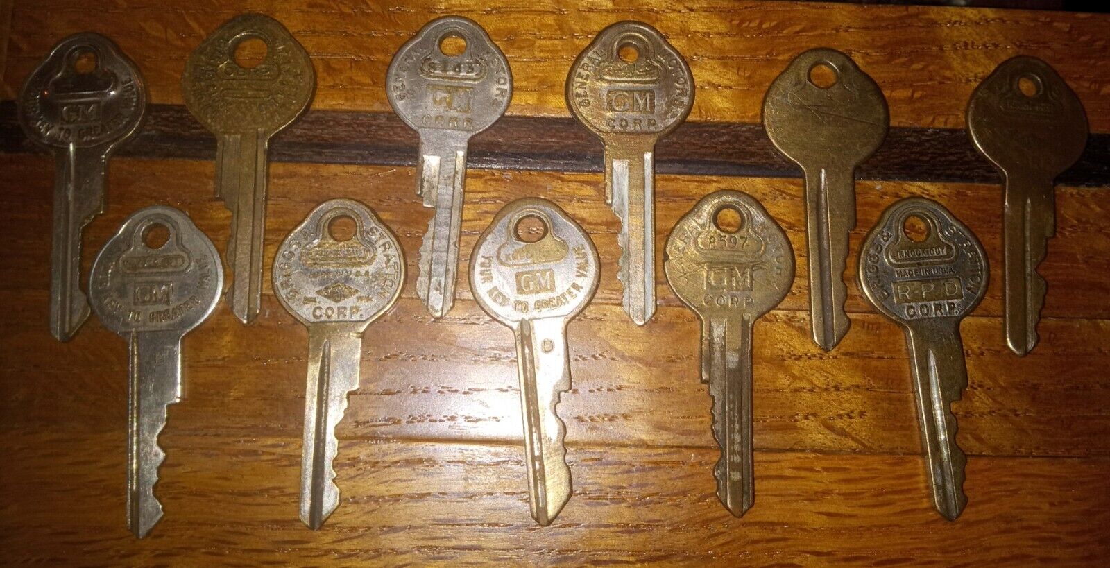 Vintage Chevrolet GM Keys Lot of 11